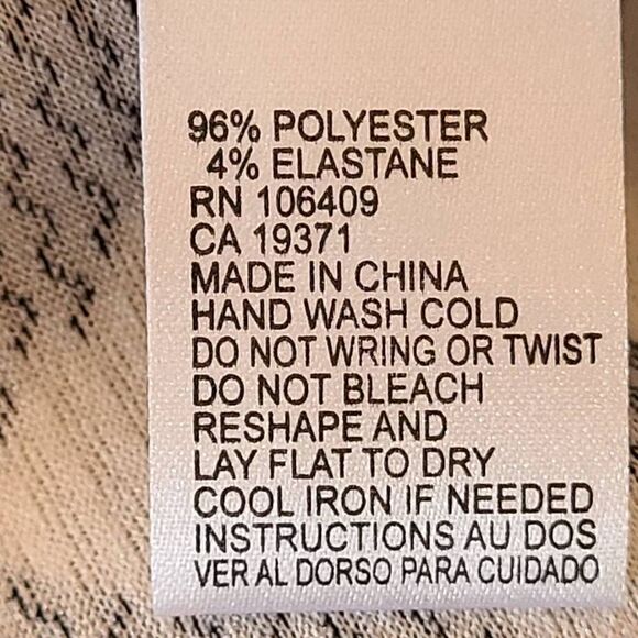 Tahari Arthur S. Levine Black White Print Short Sleeve Laser Trim Top Large - Picture 7 of 9